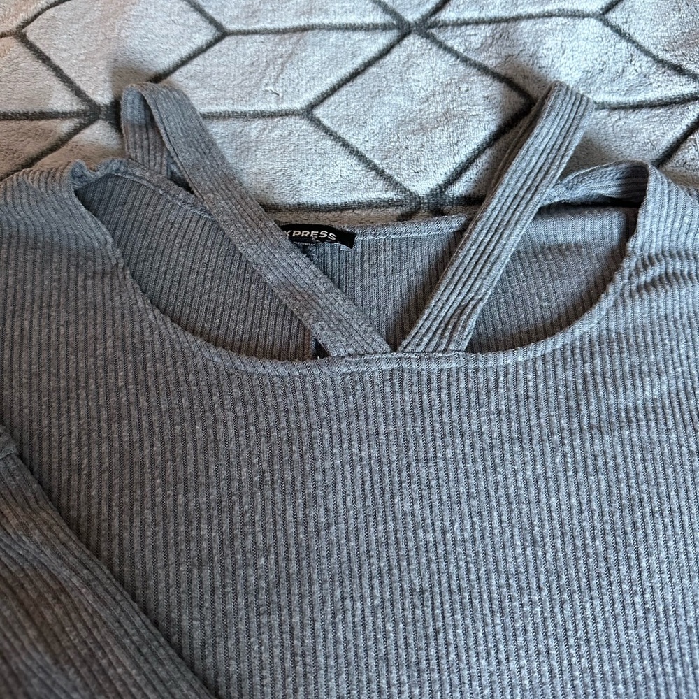 Express | Grey Ribbed Long Sleeve - Picture 4 of 5